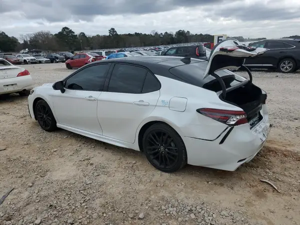 4T1K61AKXNU025576 2022 TOYOTA CAMRY - Image 2