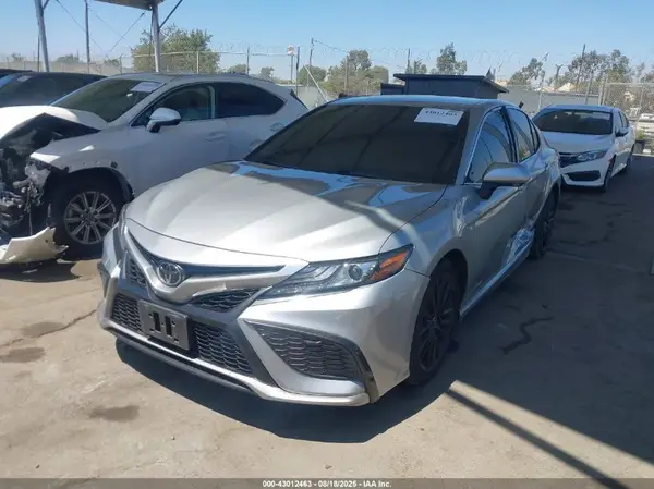 4T1K61AKXNU025755 2022 TOYOTA CAMRY - Image 2