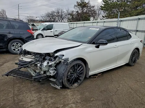 4T1K61AKXNU032964 2022 TOYOTA CAMRY - Image 1
