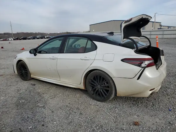 4T1K61AKXNU074020 2022 TOYOTA CAMRY - Image 2