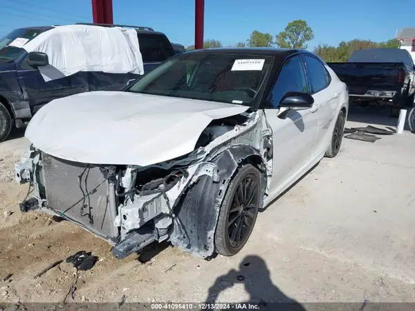 4T1K61AKXNU074132 2022 TOYOTA CAMRY - Image 2