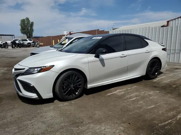 4T1K61AKXNU074955 2022 TOYOTA CAMRY - Image 1