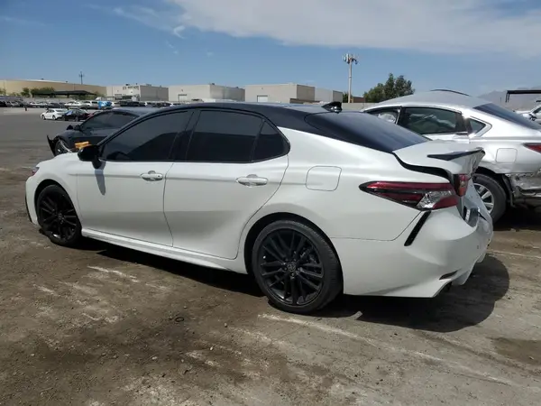4T1K61AKXNU074955 2022 TOYOTA CAMRY - Image 2