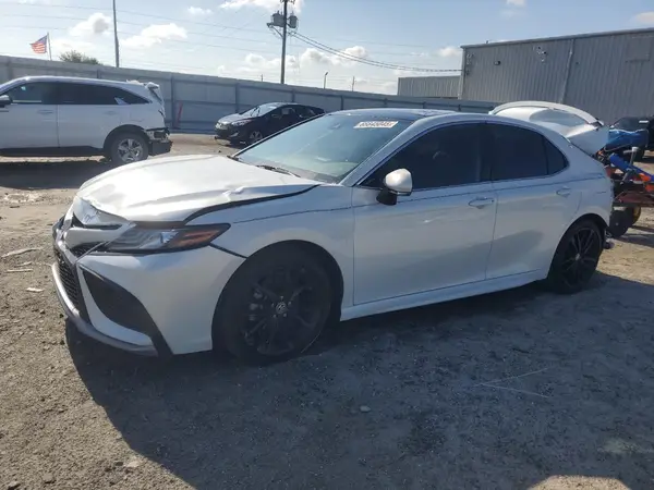 4T1K61BK0NU054891 2022 TOYOTA CAMRY - Image 1