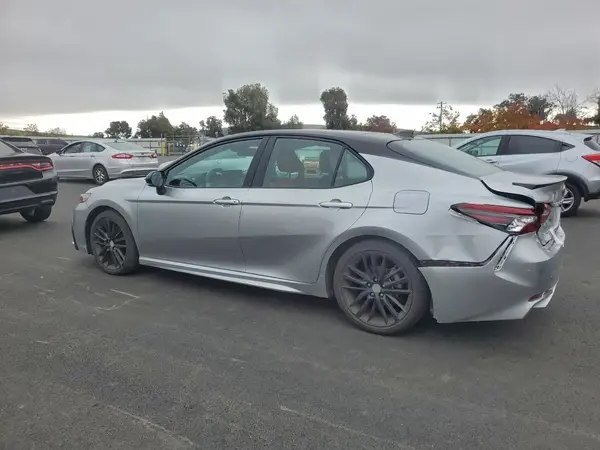4T1K61BK1MU028072 2021 TOYOTA CAMRY - Image 2