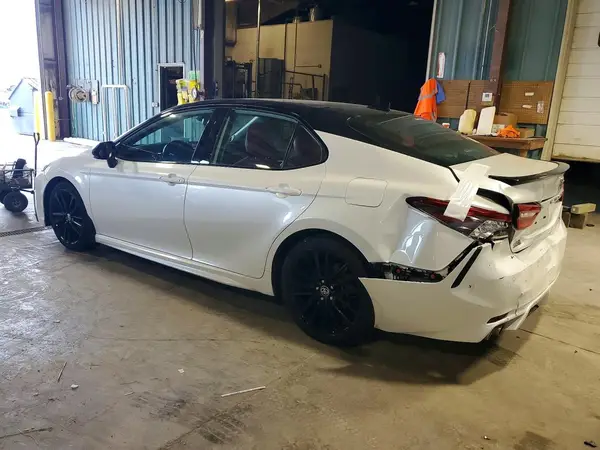 4T1K61BK1MU028332 2021 TOYOTA CAMRY - Image 2