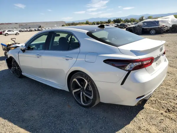 4T1K61BK2MU026475 2021 TOYOTA CAMRY - Image 2