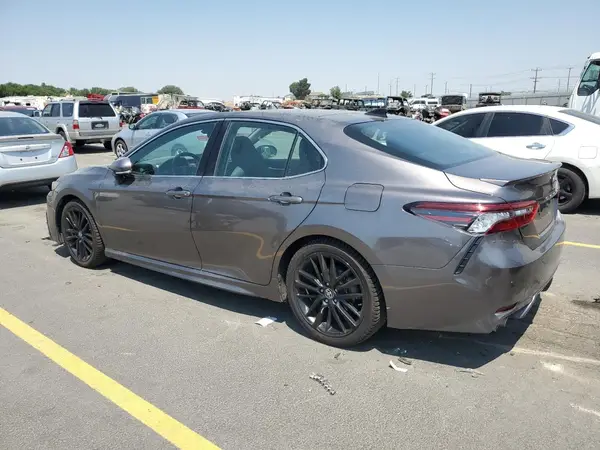 4T1K61BK2MU043261 2021 TOYOTA CAMRY - Image 2