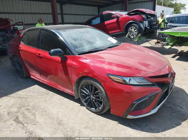 4T1K61BK2NU063818 2022 TOYOTA CAMRY - Image 1