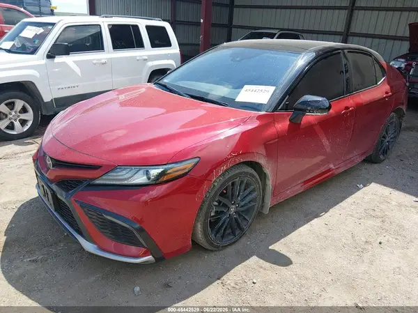 4T1K61BK2NU063818 2022 TOYOTA CAMRY - Image 2