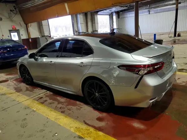 4T1K61BK3MU030115 2021 TOYOTA CAMRY - Image 2