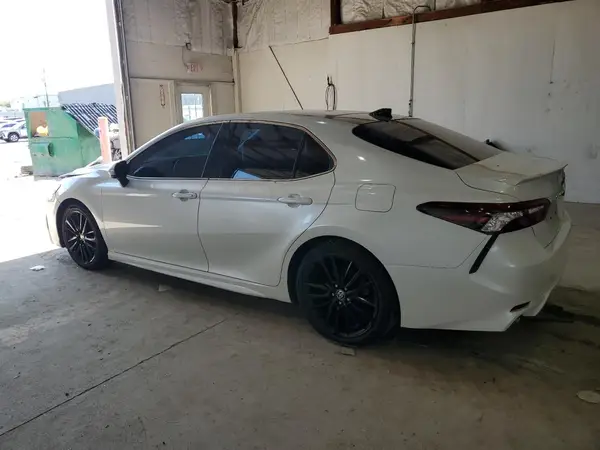 4T1K61BK3MU037565 2021 TOYOTA CAMRY - Image 2