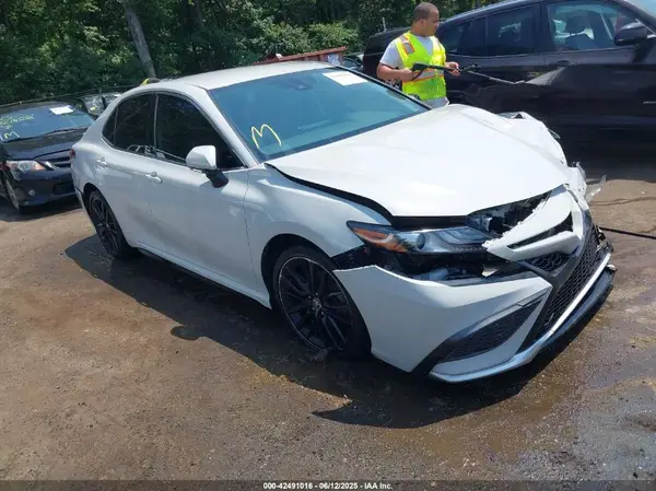 4T1K61BK3NU047787 2022 TOYOTA CAMRY - Image 1