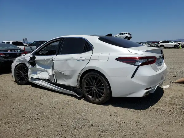 4T1K61BK4MU020368 2021 TOYOTA CAMRY - Image 2