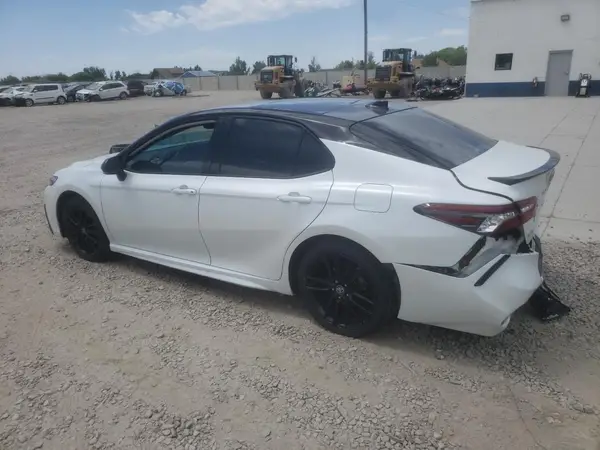 4T1K61BK4MU040667 2021 TOYOTA CAMRY - Image 2