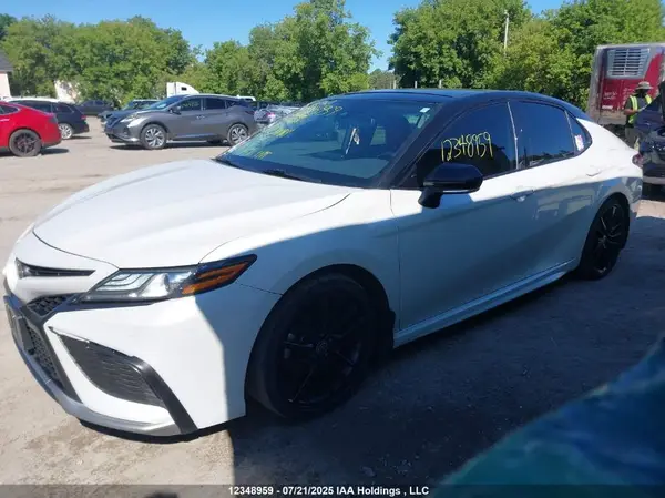 4T1K61BK4MU044489 2021 TOYOTA CAMRY - Image 2