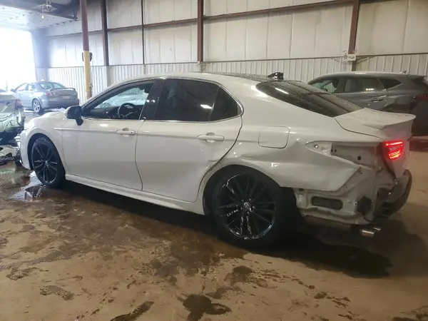 4T1K61BK4NU055056 2022 TOYOTA CAMRY - Image 2