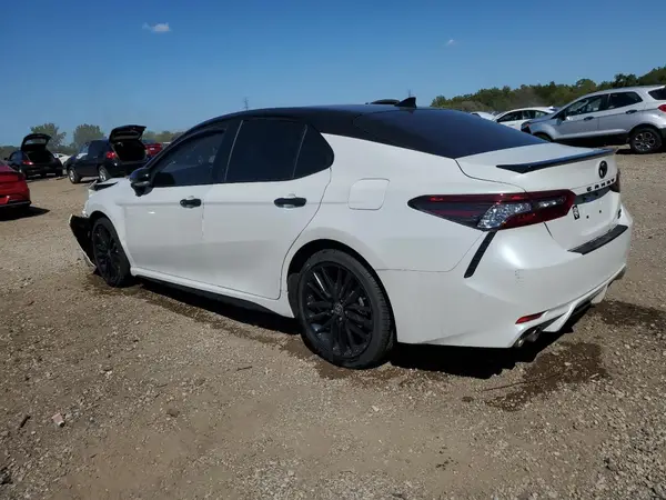4T1K61BK4NU062234 2022 TOYOTA CAMRY - Image 2