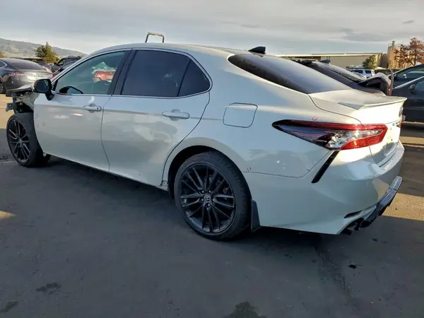 4T1K61BK4NU071189 2022 TOYOTA CAMRY - Image 2