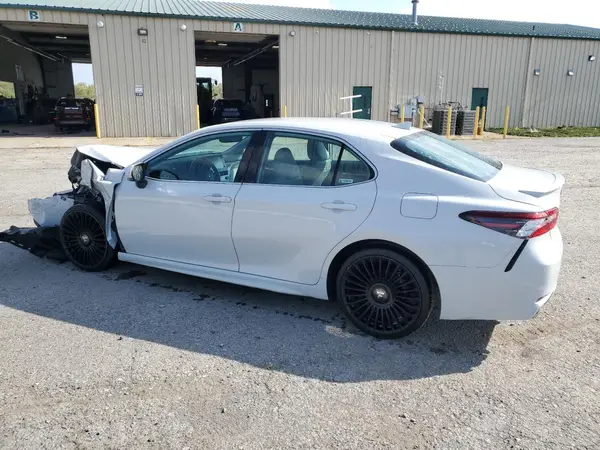 4T1K61BK4RU108621 2024 TOYOTA CAMRY - Image 2