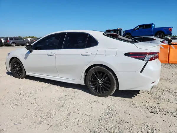 4T1K61BK5MU036501 2021 TOYOTA CAMRY - Image 2