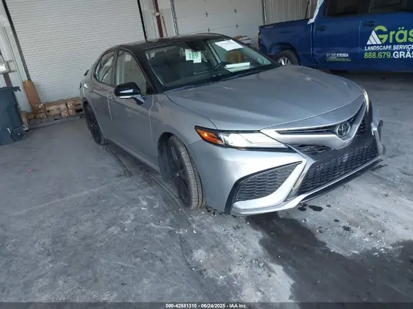 4T1K61BK5NU051226 2022 TOYOTA CAMRY - Image 1