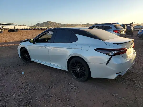 4T1K61BK5NU056748 2022 TOYOTA CAMRY - Image 2