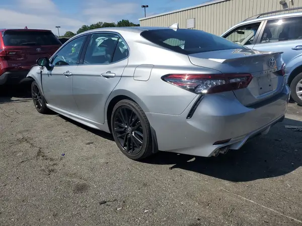 4T1K61BK5NU069595 2022 TOYOTA CAMRY - Image 2