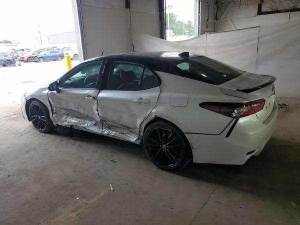 4T1K61BK5NU070245 2022 TOYOTA CAMRY - Image 2