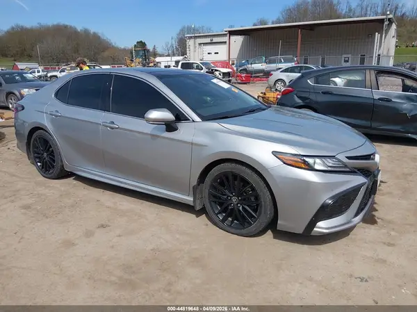 4T1K61BK6NU069878 2022 TOYOTA CAMRY - Image 1