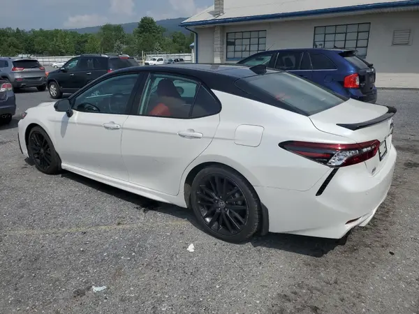 4T1K61BK7MU020364 2021 TOYOTA CAMRY - Image 2