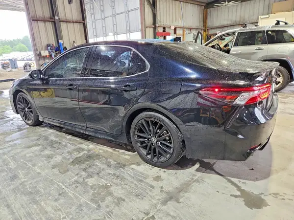4T1K61BK7MU043417 2021 TOYOTA CAMRY - Image 2