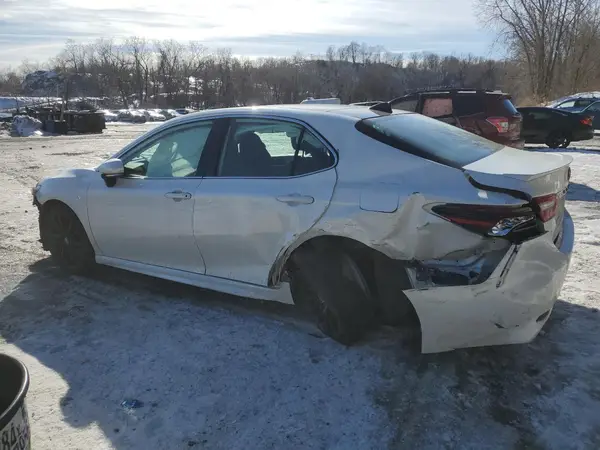 4T1K61BK7MU043918 2021 TOYOTA CAMRY - Image 2