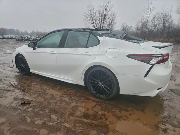 4T1K61BK8MU024472 2021 TOYOTA CAMRY - Image 2