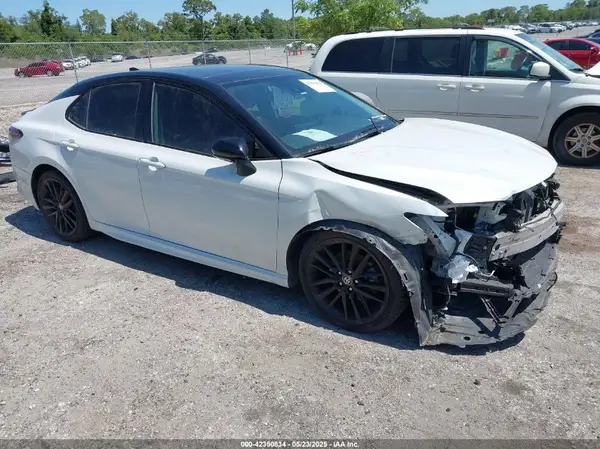 4T1K61BK8MU032555 2021 TOYOTA CAMRY - Image 1