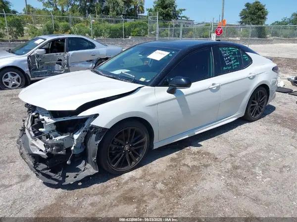 4T1K61BK8MU032555 2021 TOYOTA CAMRY - Image 2