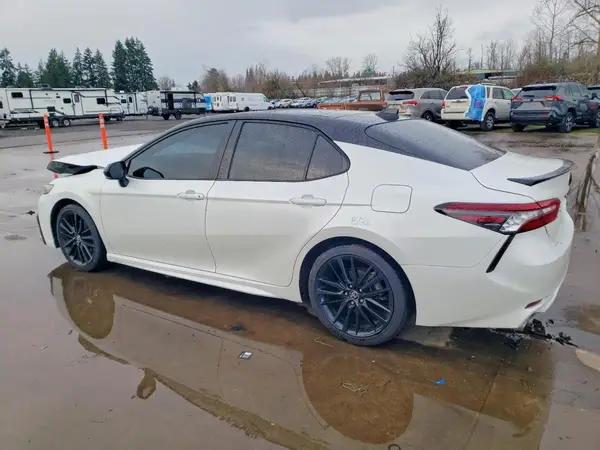 4T1K61BK8MU033432 2021 TOYOTA CAMRY - Image 2
