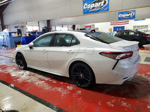 4T1K61BK8NU055819 2022 TOYOTA CAMRY - Image 2