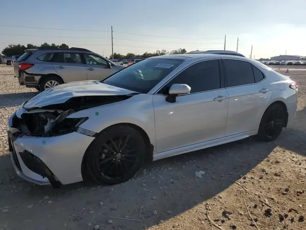4T1K61BK9NU057434 2022 TOYOTA CAMRY - Image 1