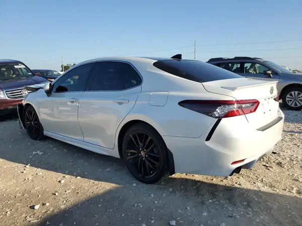 4T1K61BK9NU057434 2022 TOYOTA CAMRY - Image 2