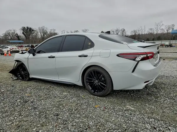 4T1K61BK9NU063587 2022 TOYOTA CAMRY - Image 2