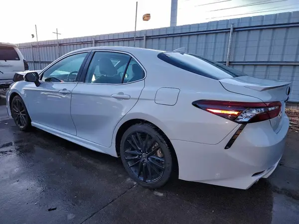 4T1K61BKXNU048810 2022 TOYOTA CAMRY - Image 2
