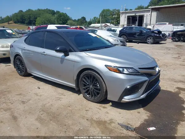 4T1K61BKXNU062447 2022 TOYOTA CAMRY - Image 1