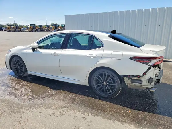 4T1K61BKXNU070354 2022 TOYOTA CAMRY - Image 2