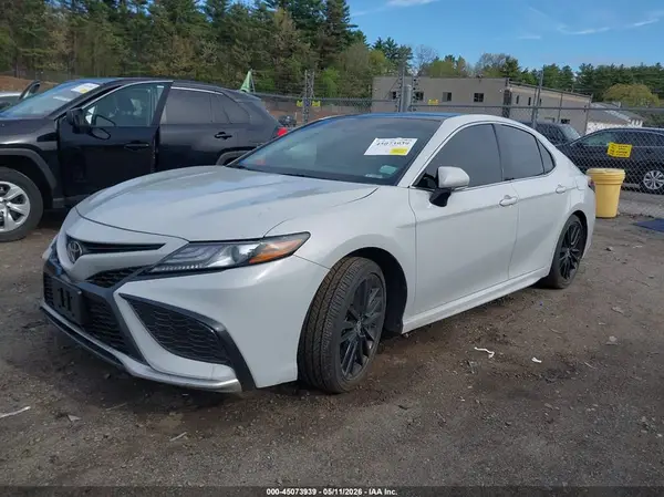 4T1K61BKXRU112740 2024 TOYOTA CAMRY - Image 2