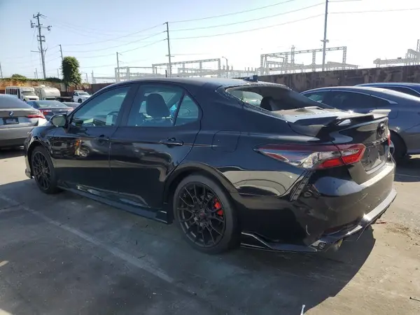 4T1KZ1AK0MU050010 2021 TOYOTA CAMRY - Image 2