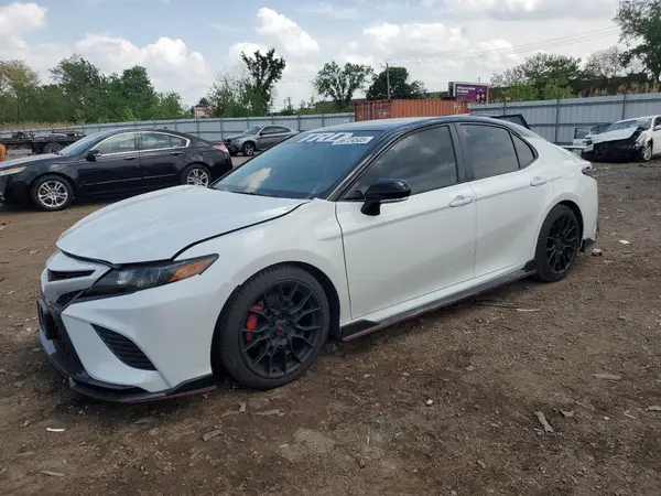 4T1KZ1AK0MU050329 2021 TOYOTA CAMRY - Image 1