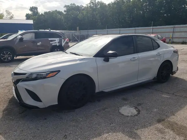 4T1KZ1AK0MU052761 2021 TOYOTA CAMRY - Image 1