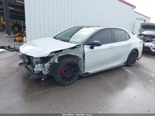 4T1KZ1AK0MU057331 2021 TOYOTA CAMRY - Image 2