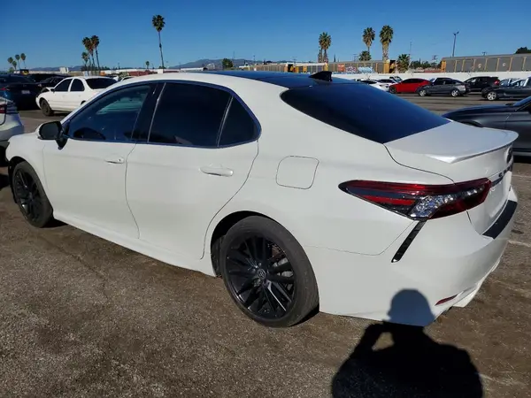 4T1KZ1AK0MU058124 2021 TOYOTA CAMRY - Image 2